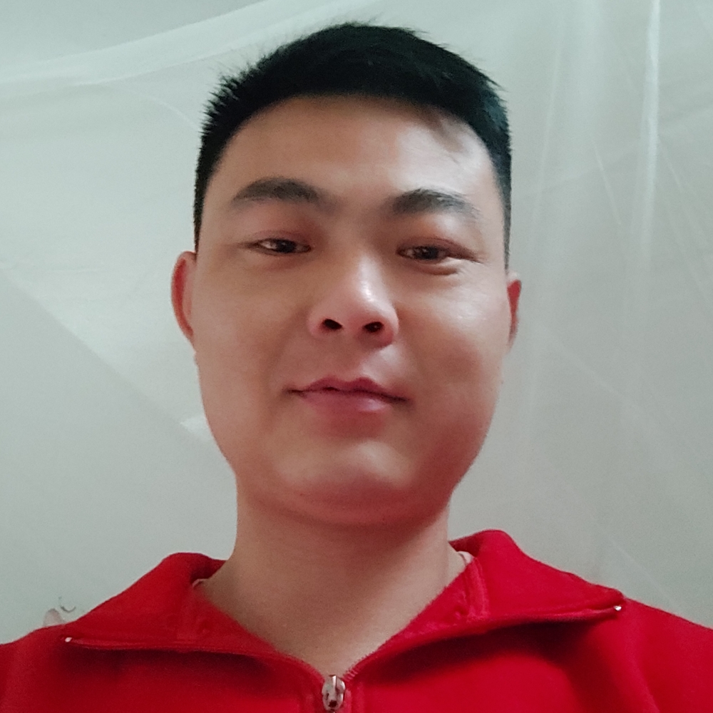 繁荣和草莓的照片