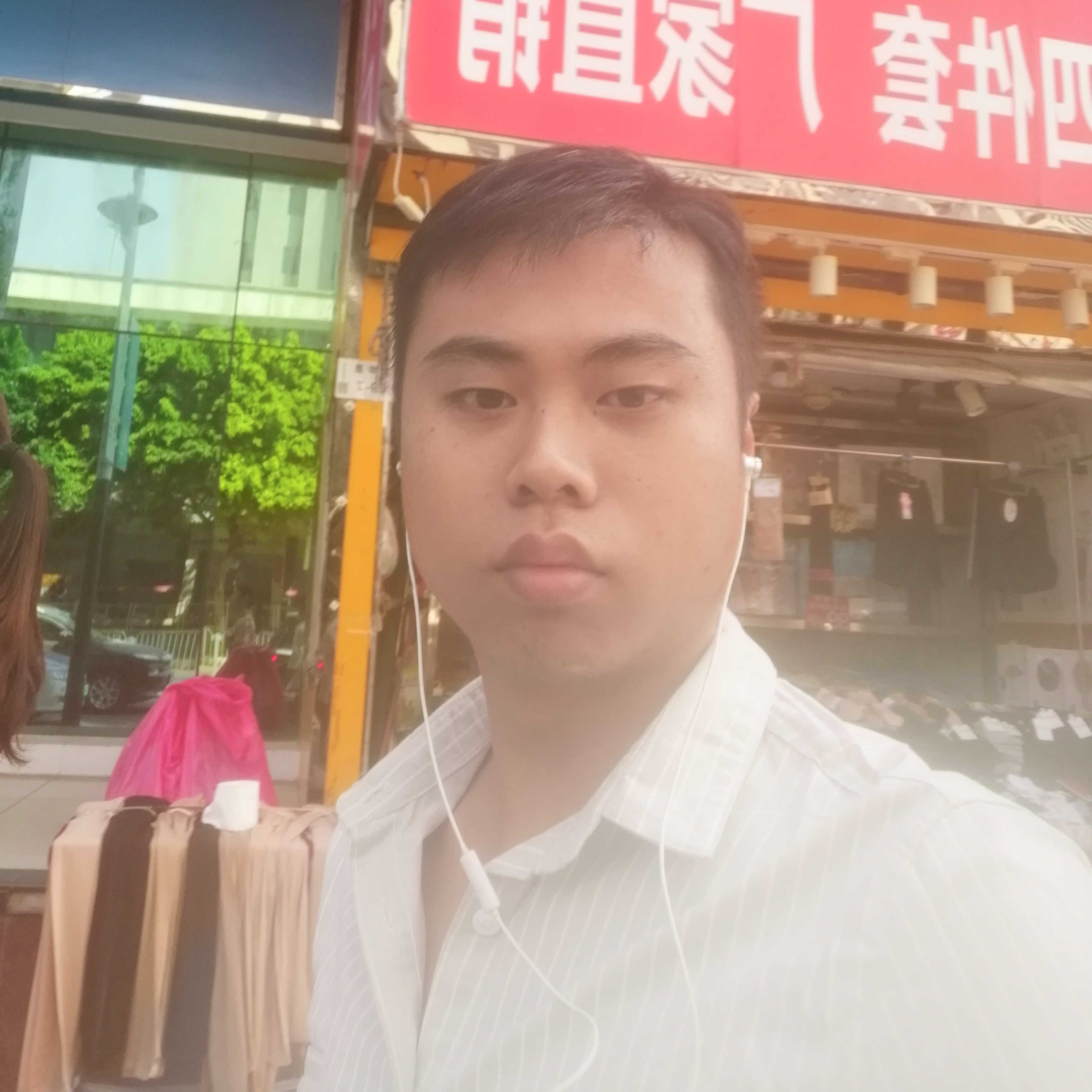 体贴爱恋舒荷的照片