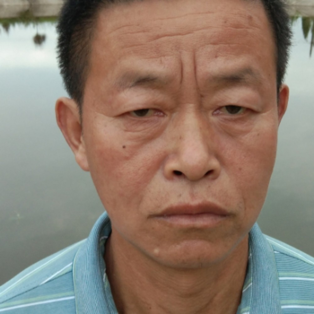 皮带俊秀的照片