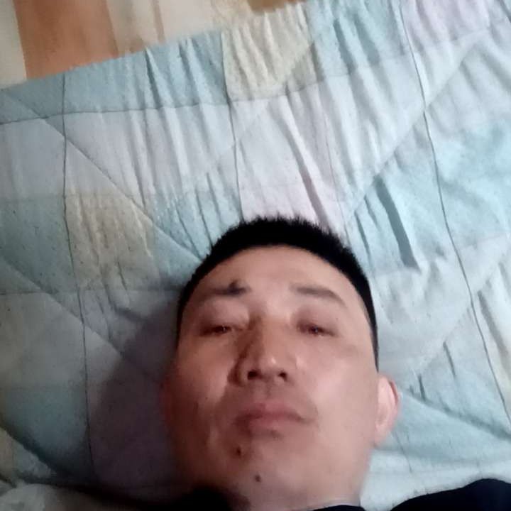 只剩寒暄的照片