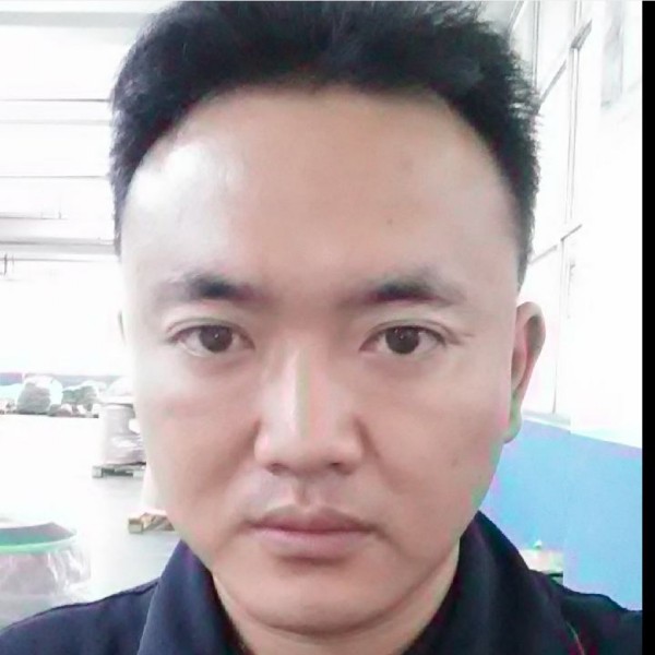 高山单纯的照片