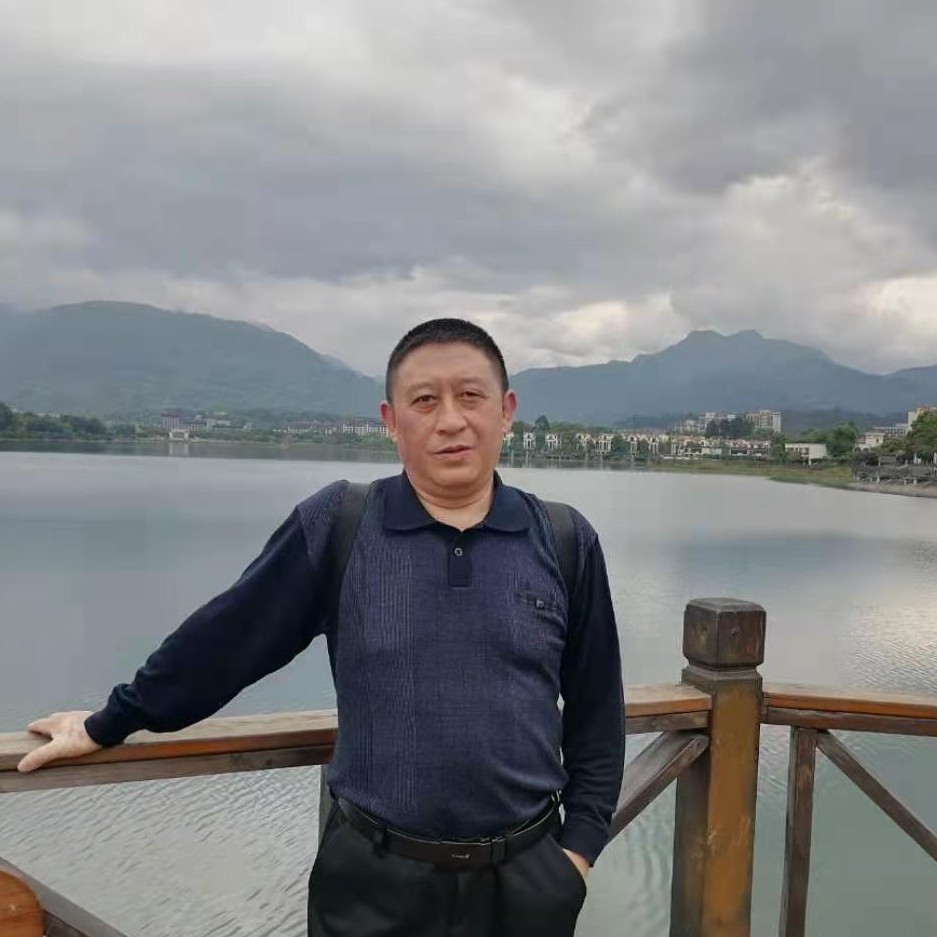 落寂泪了蜡烛的照片