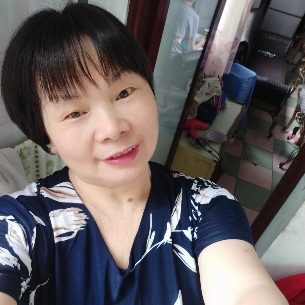 彩云朵朵。的照片