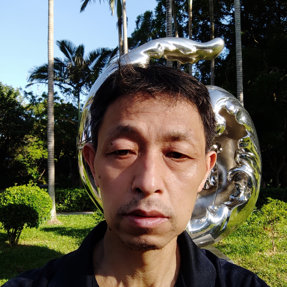 水池拿陶醉的照片