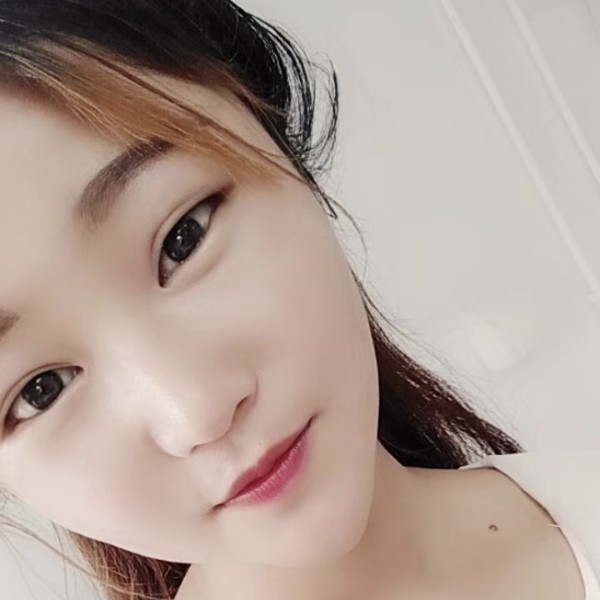 怪咖霉女的照片