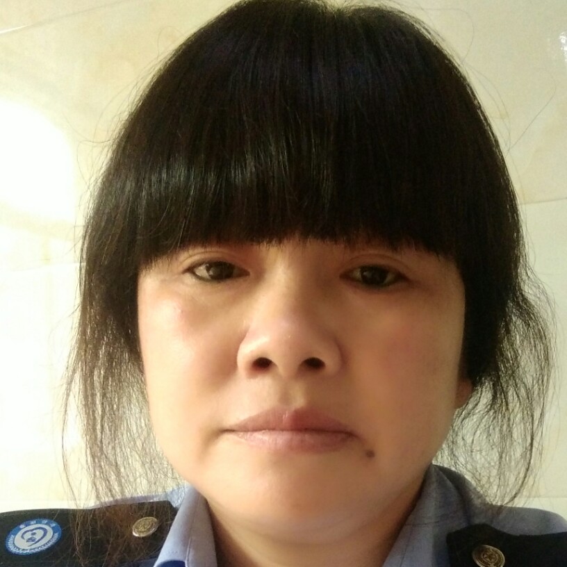 粗犷路灯的照片