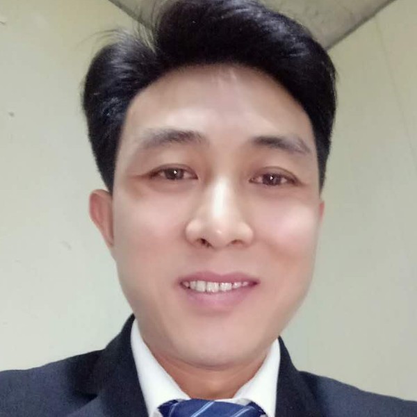 怡然打香氛的照片