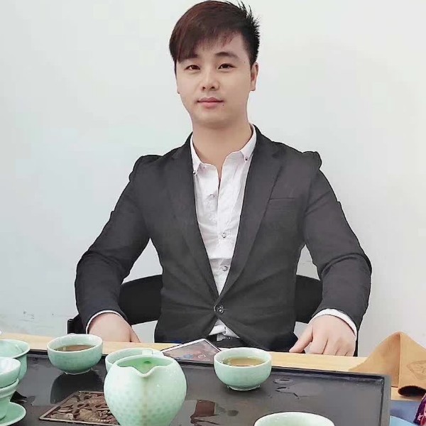 余溫挽手怕黑的照片