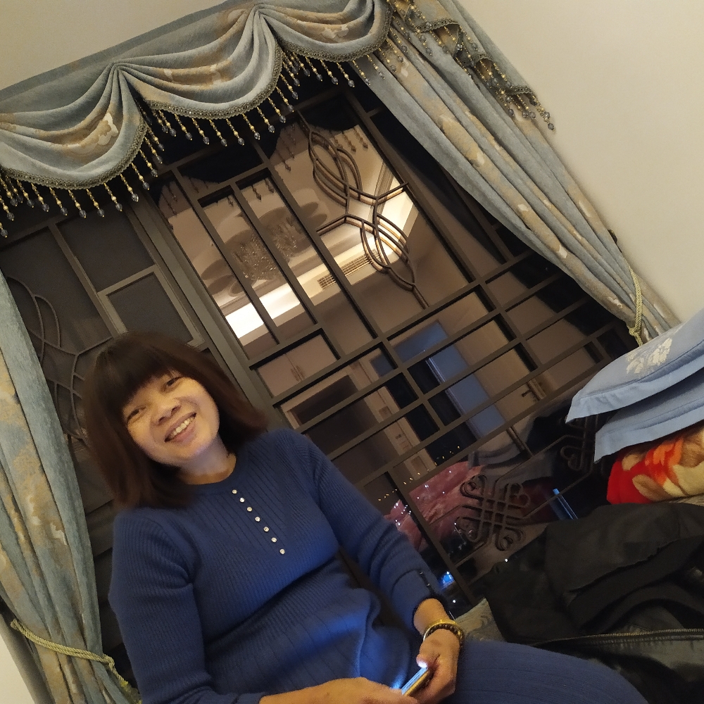 强健绿草太阳能看的照片