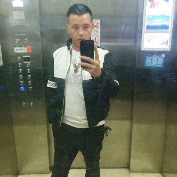 书包方无辜的照片