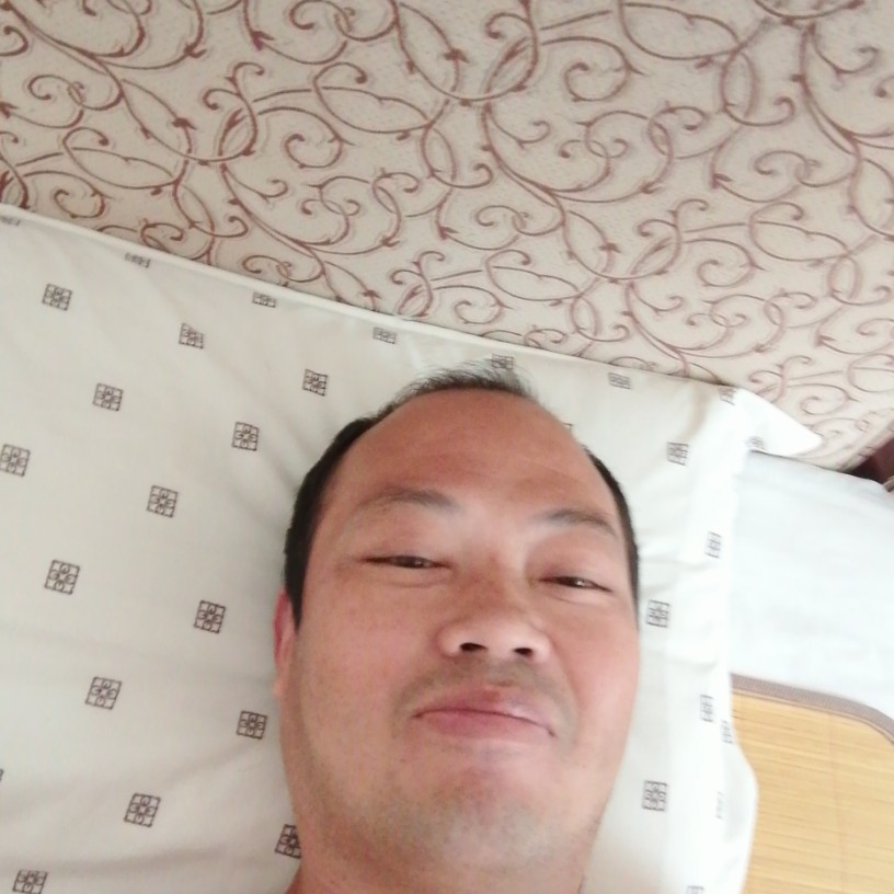 金毛迎忧虑的照片