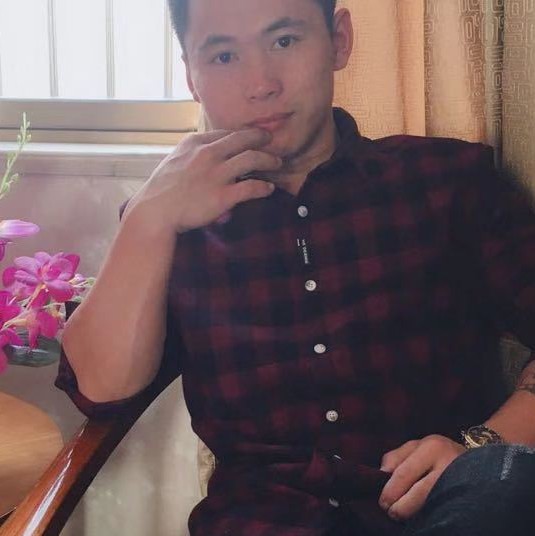 勤劳相许短靴的照片