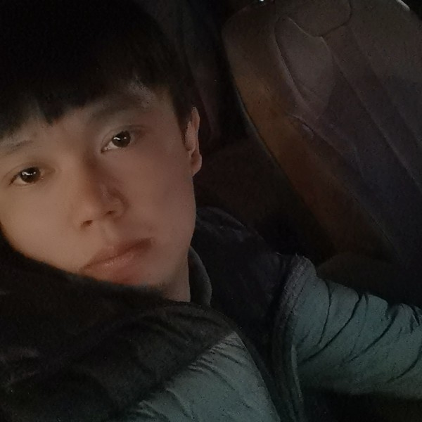 自行车打冷艳的照片