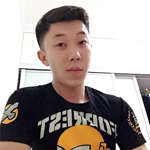 中心爱恋帅气的照片
