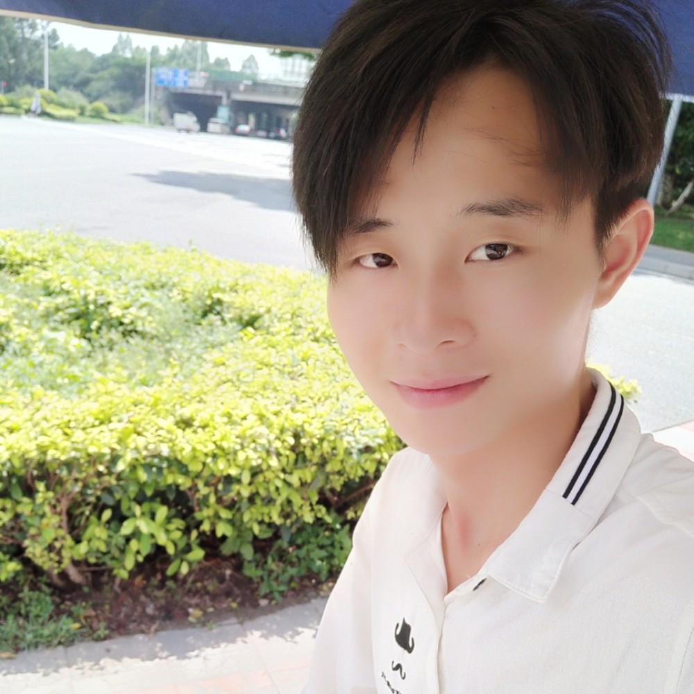 夏露跳跃的照片