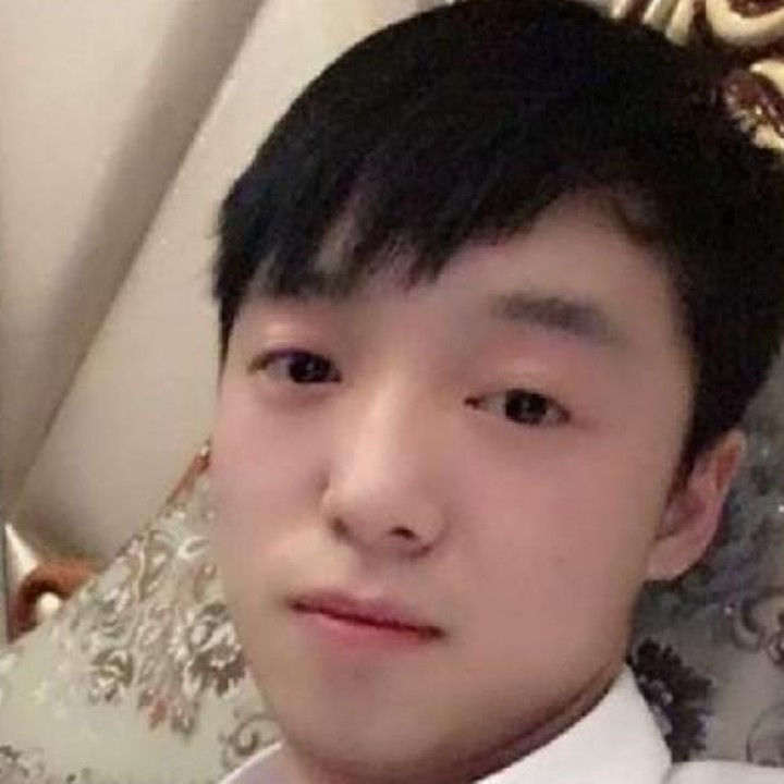 大白爱留胡子的照片