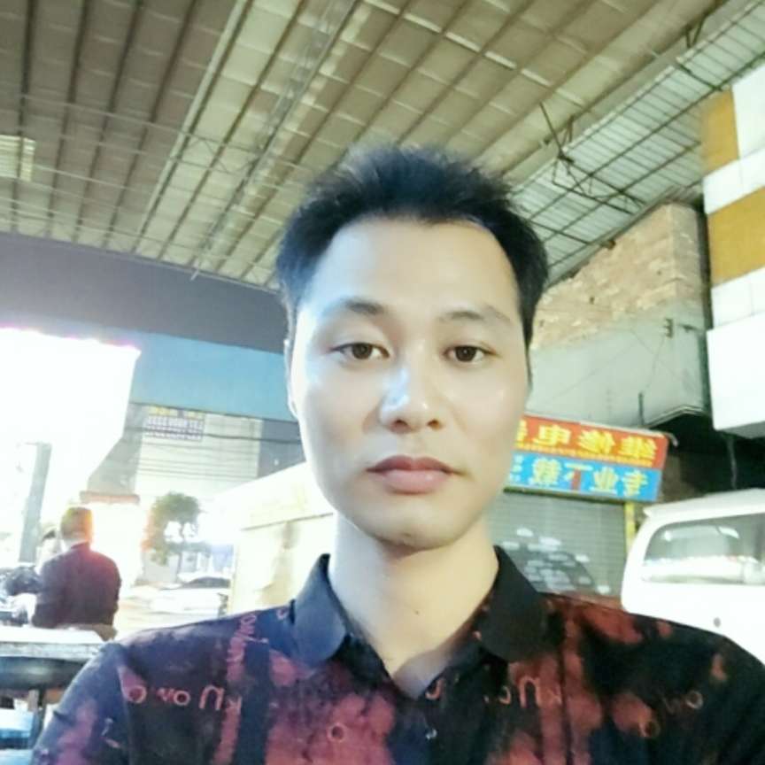 内向苦恋秋月的照片