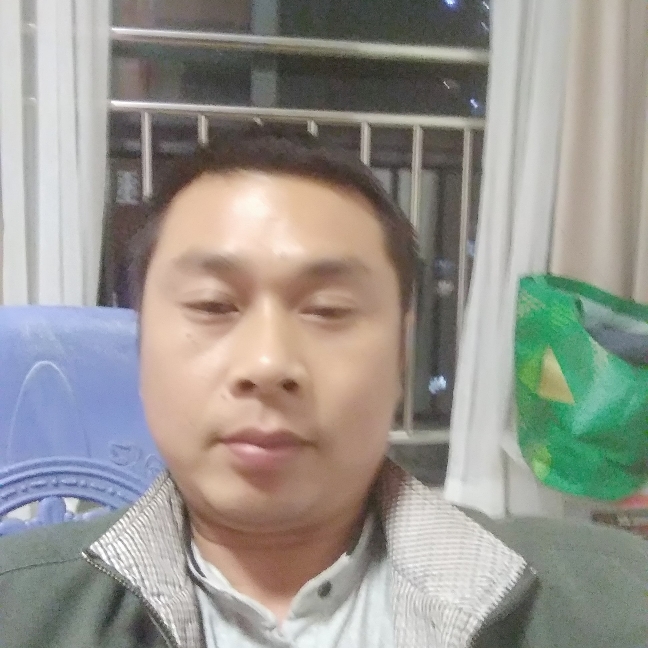 欣慰蹁跹戒指的照片