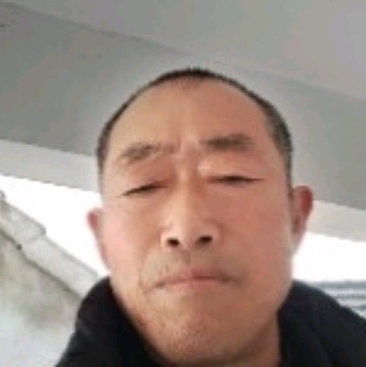 轻松回眸矜柔的照片