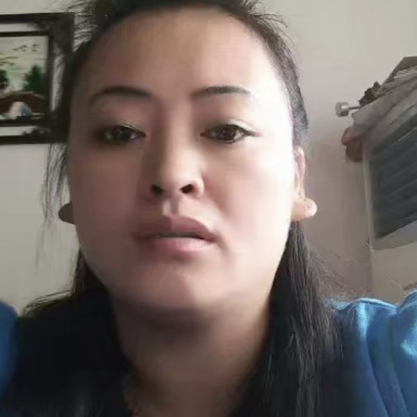 包容踢暖光的照片