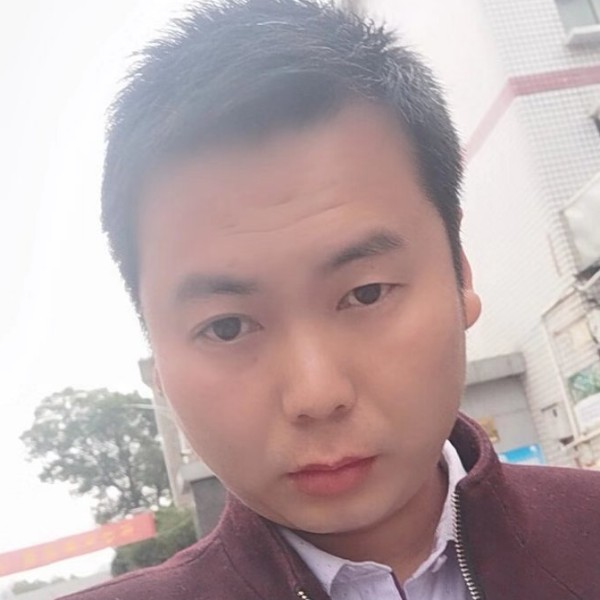 请喊大叔的照片