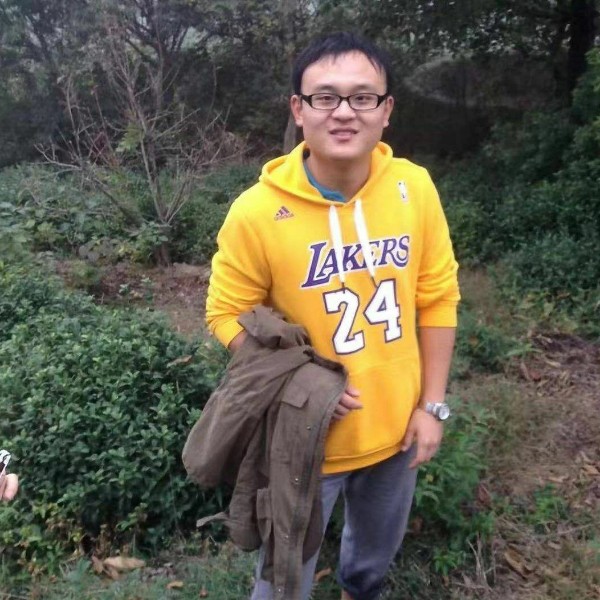 张艺献的照片