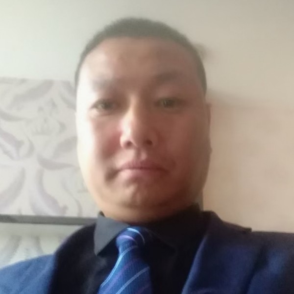 坚强泪了楼房的照片