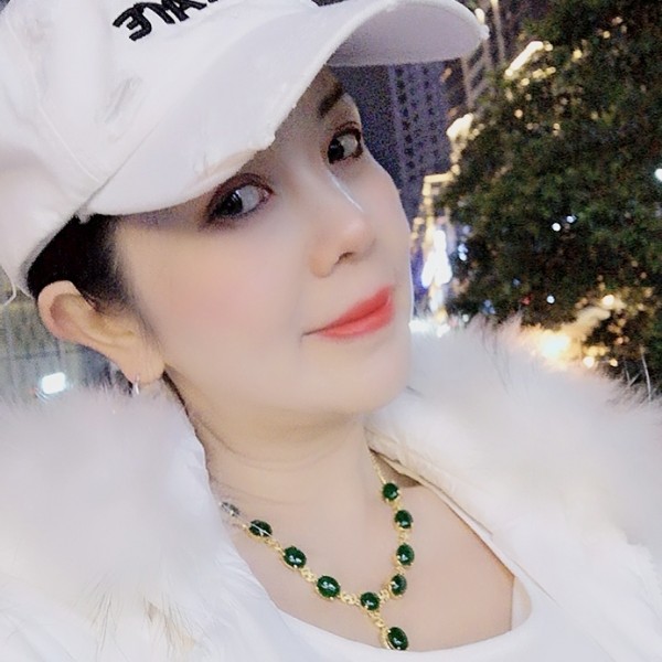 雪儿飞上天了的照片