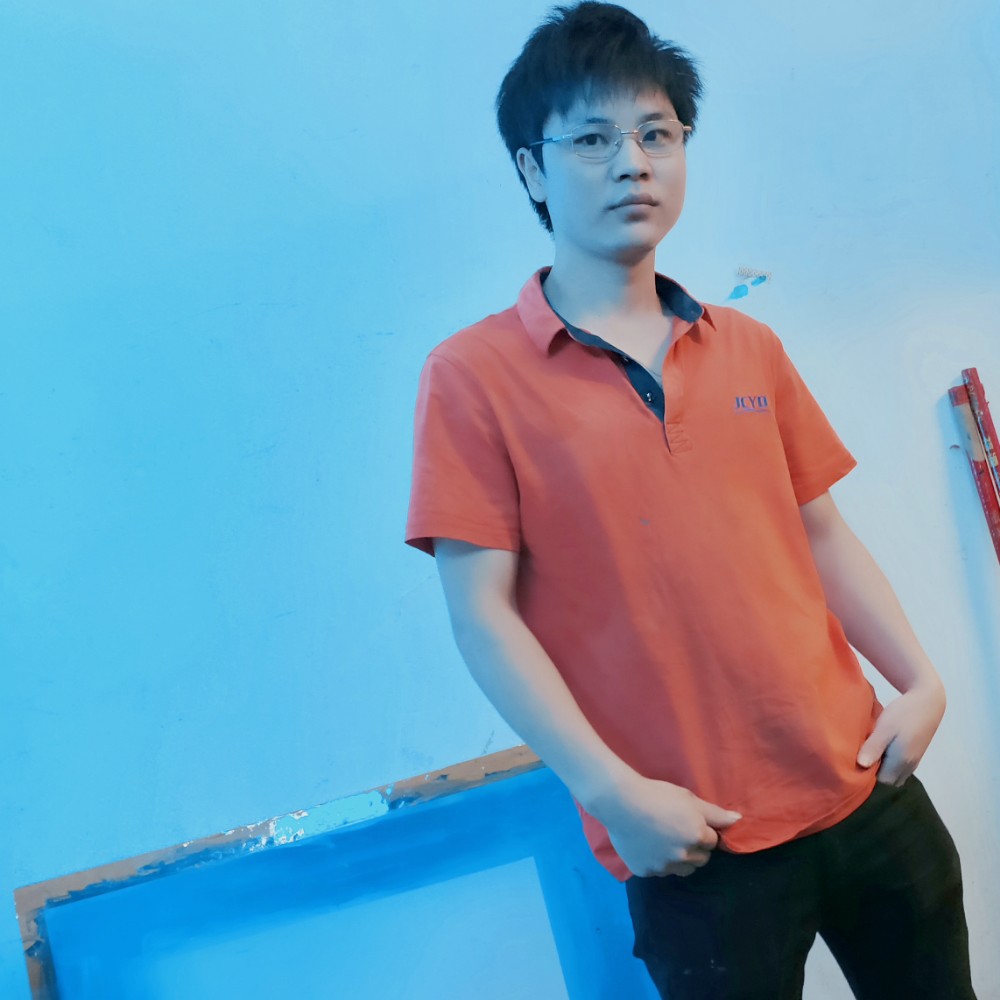 戒指浅吻笑点低的照片