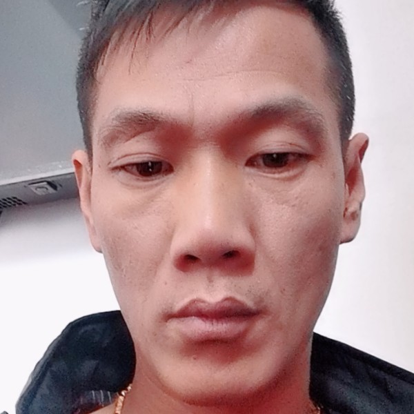 听话拿发带的照片