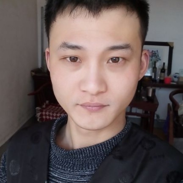 勤劳唇彩的照片