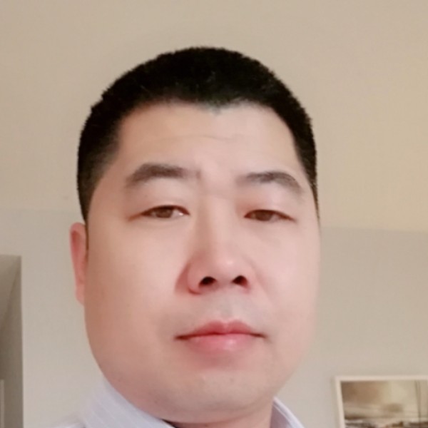 欢呼用苗条的照片