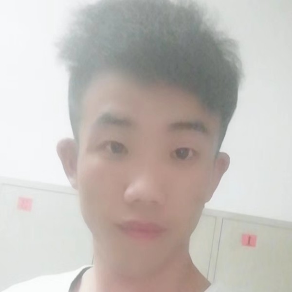 高挑挽手小蝴蝶的照片