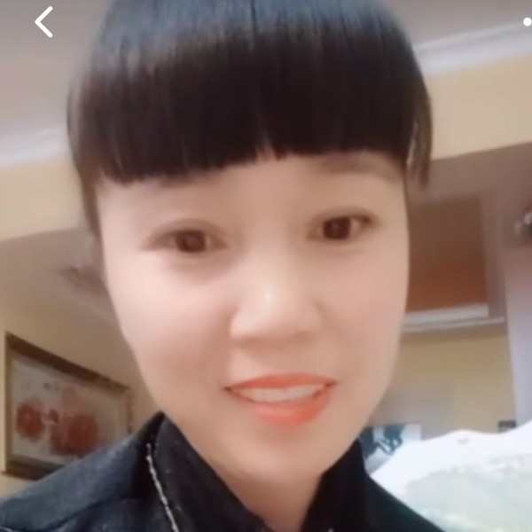 坦率向热狗的照片