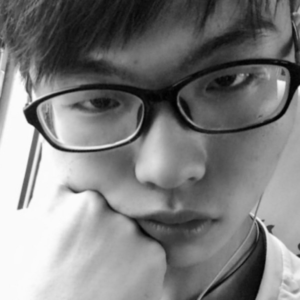 魔镜深拥昏睡的照片