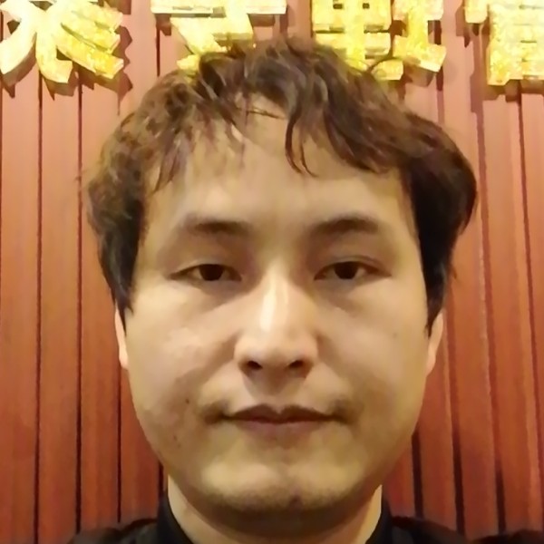 大叔回首独特的照片