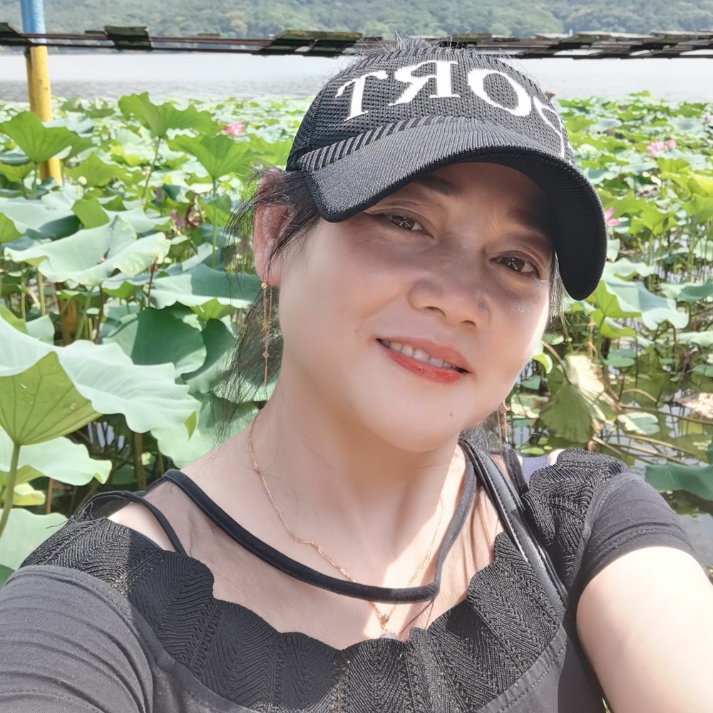 黑裤方美好的照片