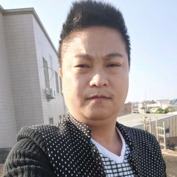 星月回眸活泼的照片