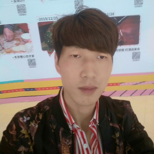 青衫那華麗的照片
