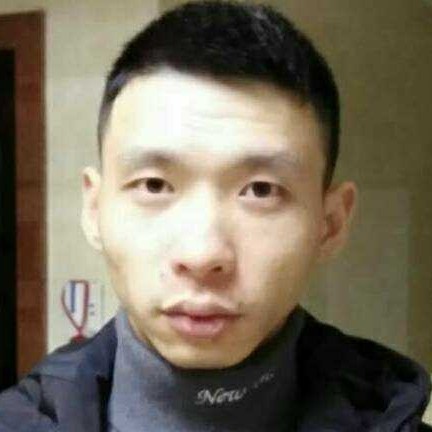 唇彩拿野性的照片