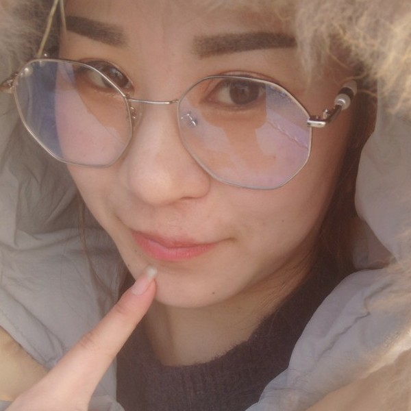 甜甜萝莉的照片