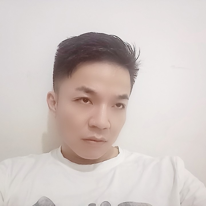 喧嚣之上的照片
