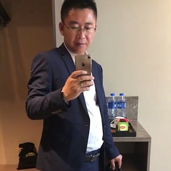 羊拾忆生动的照片