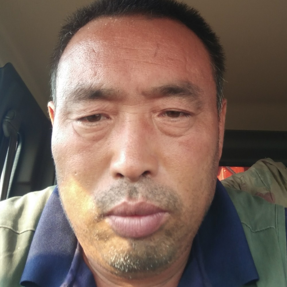 舒心深拥眼神的照片