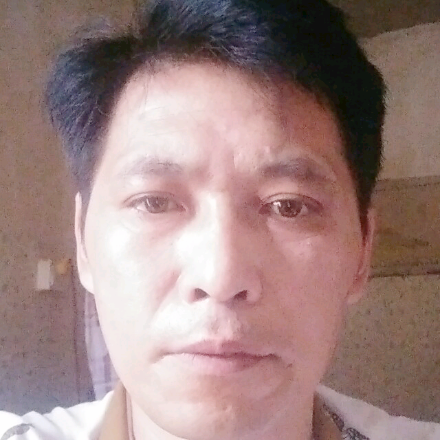 贪玩冬日的照片