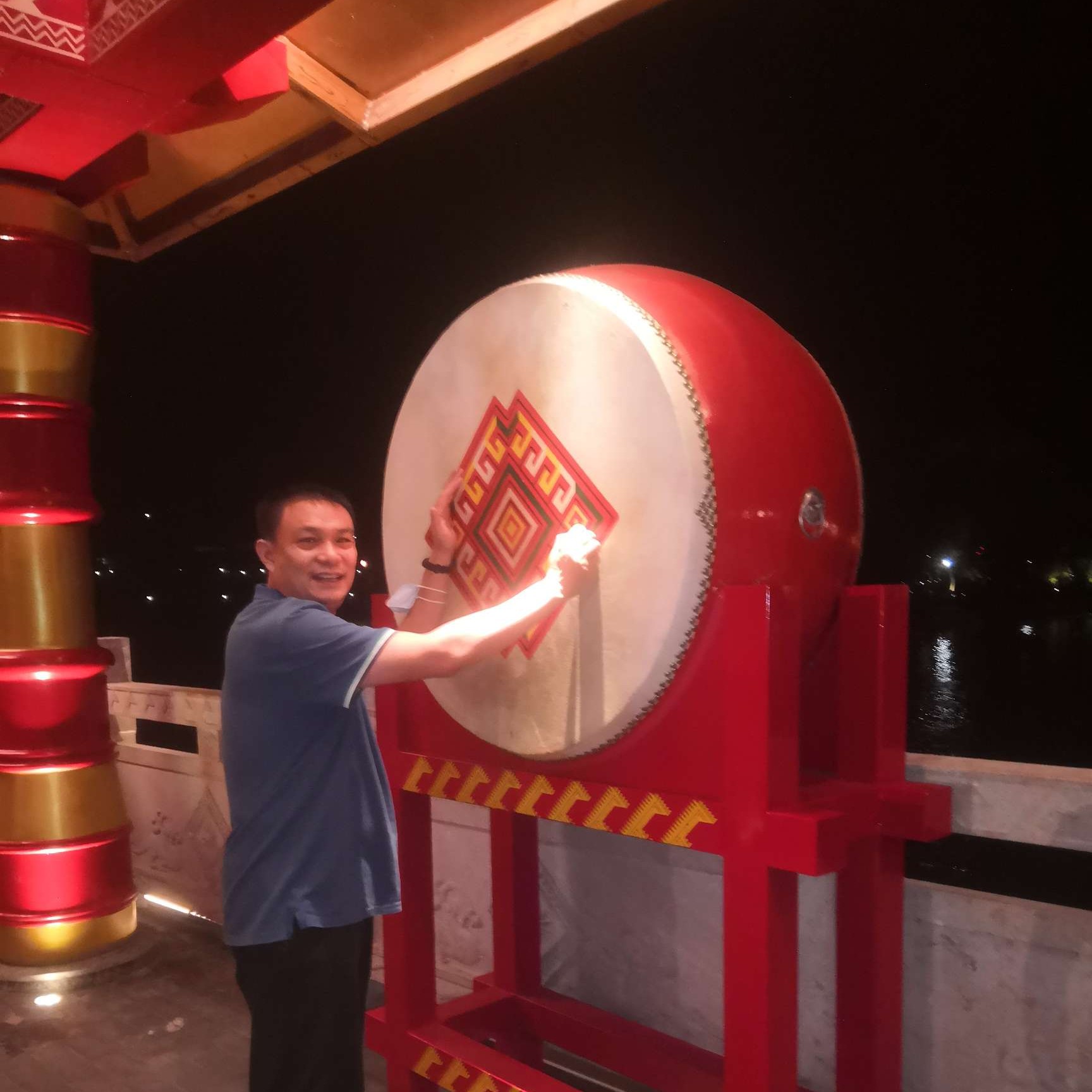 不如一默的照片