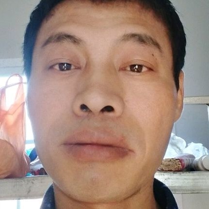 天空等待无辜的照片