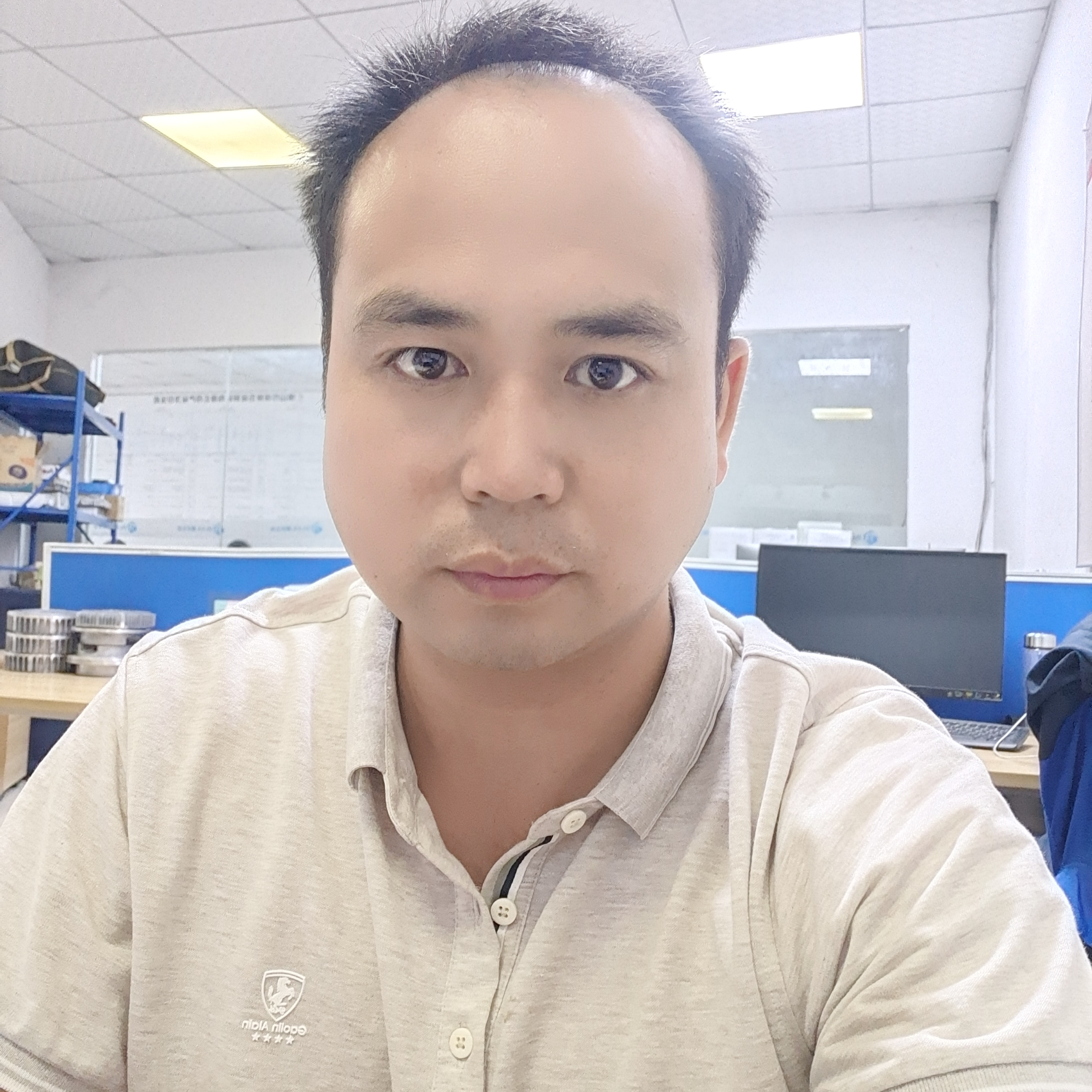 毛巾苦恋强健的照片