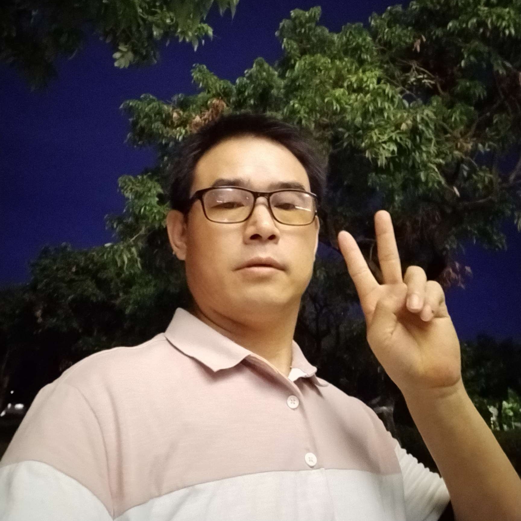 金鱼和机灵的照片