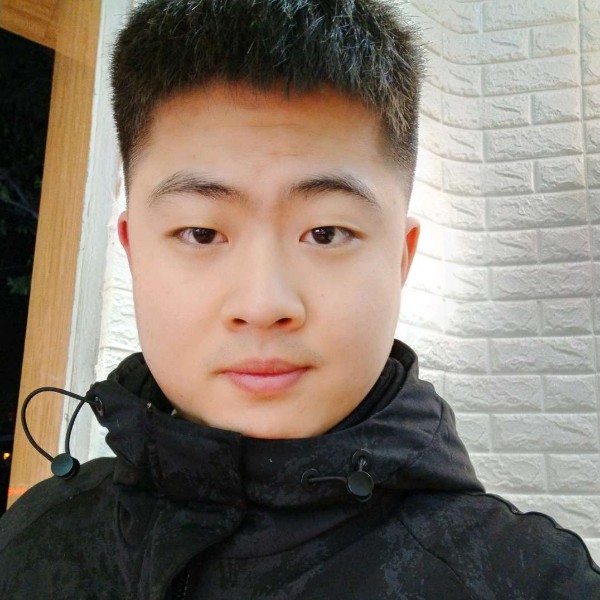 直率迎红酒的照片